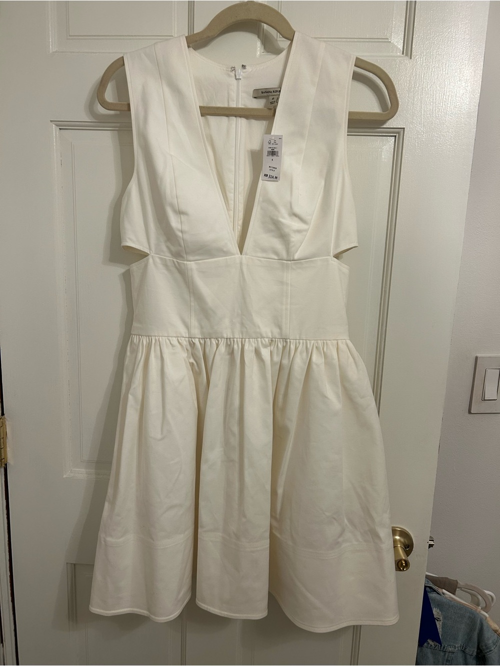 Banana Republic Cream Deep V Sleeveless Mini Dress